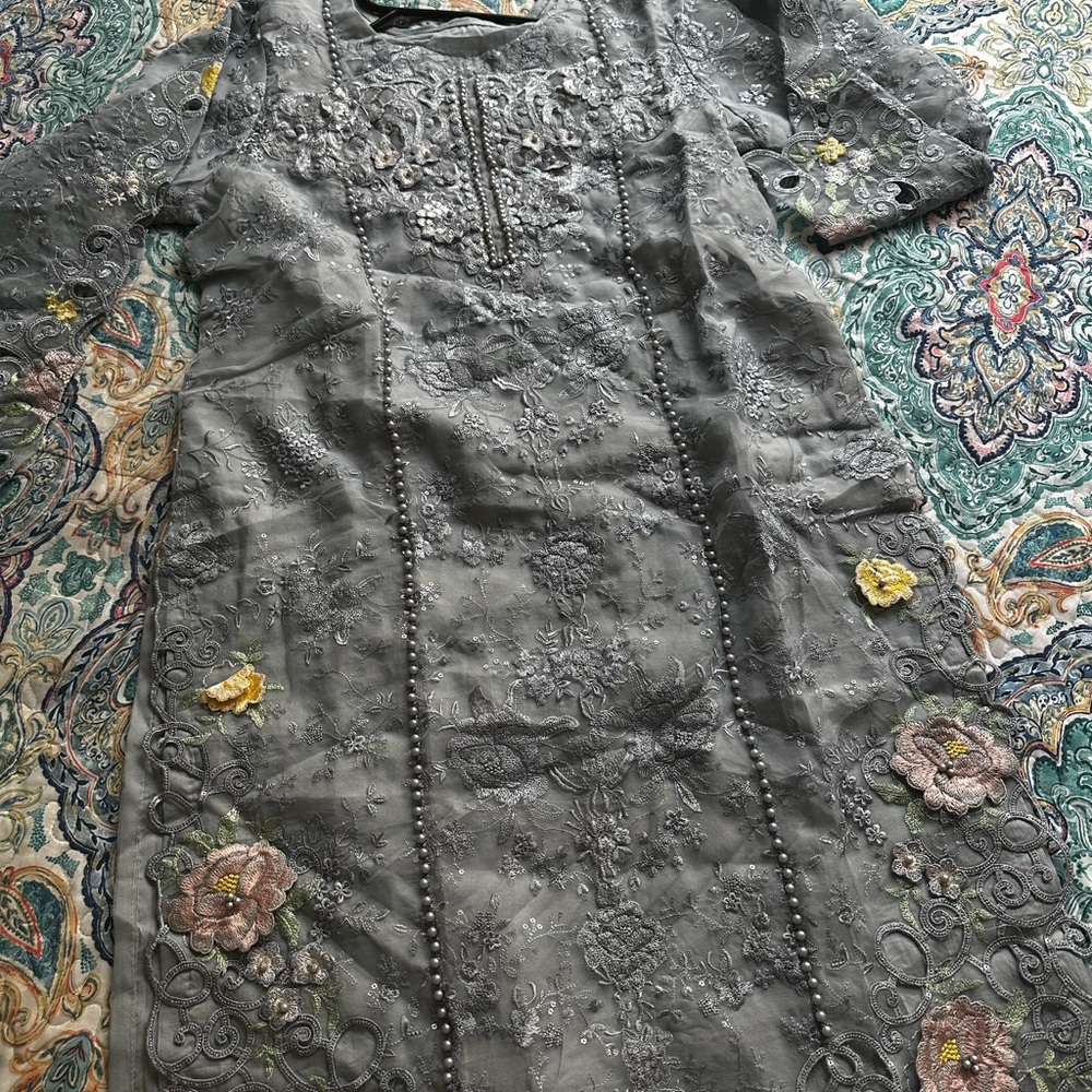 Pakistani brand new 3 piece full embroidered Maria b luxury organza dress size L - Picture 14 of 16